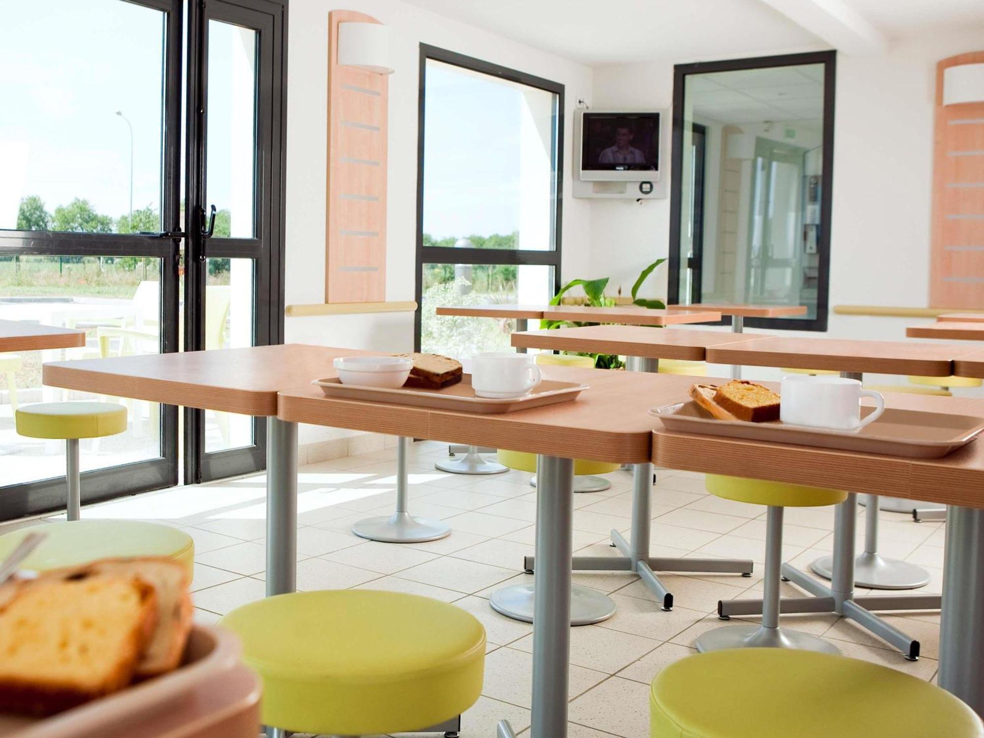 Ibis Budget Niort - La Creche Exteriér fotografie